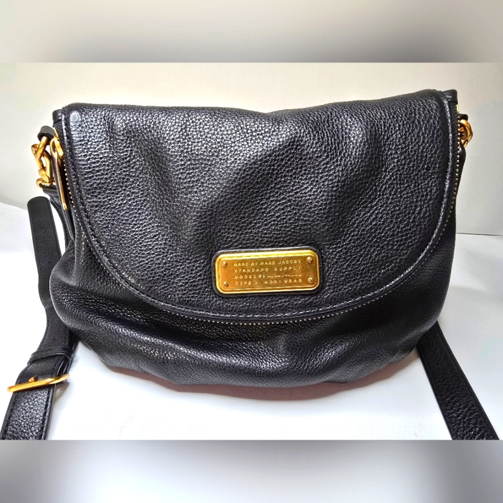 Marc Jacobs Black Pebbled Leather Natasha Crossbody